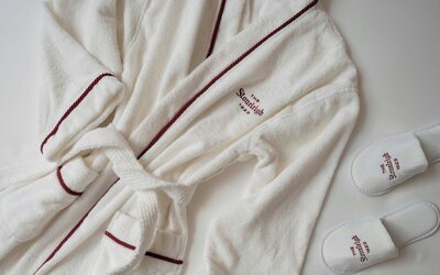 The Stoneleigh, Autograph Collection