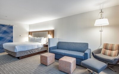 Holiday Inn Express & Suites Dallas North - Addison by IHG