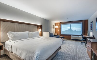 Holiday Inn Express & Suites Dallas North - Addison by IHG