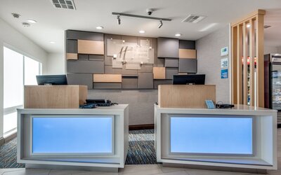 Holiday Inn Express & Suites Dallas North - Addison by IHG