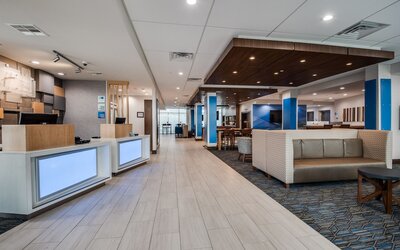 Holiday Inn Express & Suites Dallas North - Addison by IHG