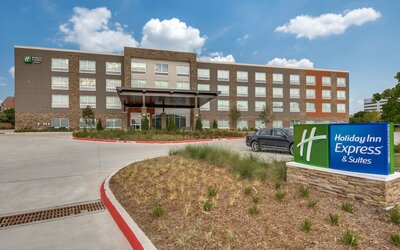 Holiday Inn Express & Suites Dallas North - Addison by IHG