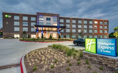 Holiday Inn Express & Suites Dallas North - Addison by IHG
