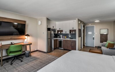 Staybridge Suites Dallas Market Ctr Love Field by IHG