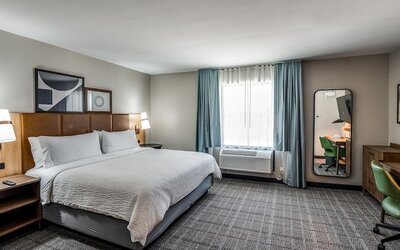 Staybridge Suites Dallas Market Ctr Love Field by IHG
