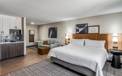 Staybridge Suites Dallas Market Ctr Love Field by IHG