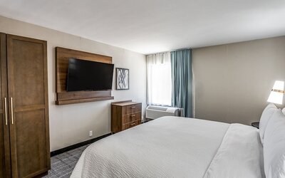 Staybridge Suites Dallas Market Ctr Love Field by IHG