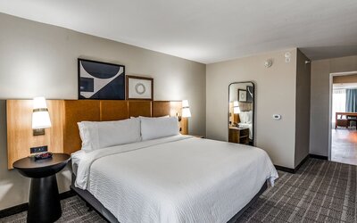 Staybridge Suites Dallas Market Ctr Love Field by IHG