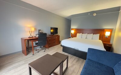 Super 8 by Wyndham Dallas Love Field Airport