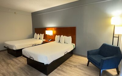 Super 8 by Wyndham Dallas Love Field Airport