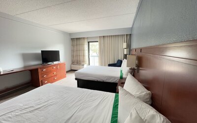 Super 8 by Wyndham Dallas Love Field Airport