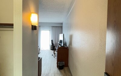Super 8 by Wyndham Dallas Love Field Airport