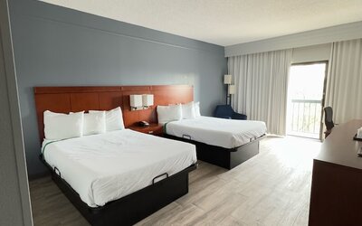 Super 8 by Wyndham Dallas Love Field Airport
