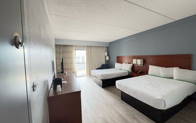 Super 8 by Wyndham Dallas Love Field Airport