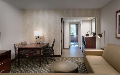 Embassy Suites by Hilton Dallas Love Field