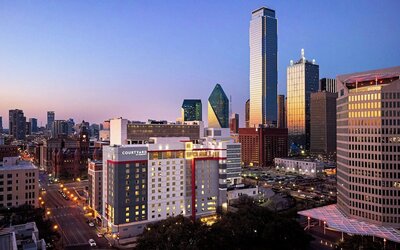 Courtyard by Marriott Dallas Downtown/Reunion District