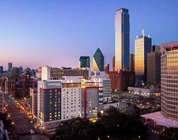 Courtyard by Marriott Dallas Downtown/Reunion District