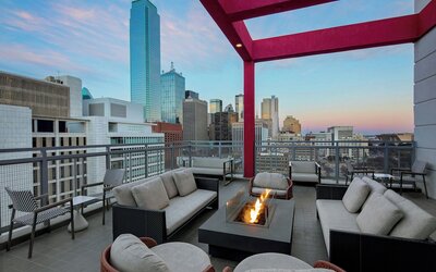 Courtyard by Marriott Dallas Downtown/Reunion District