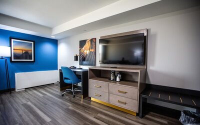 La Quinta Inn & Suites by Wyndham Dallas I-35 Walnut Hill Ln