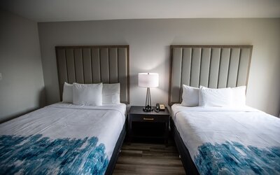 La Quinta Inn & Suites by Wyndham Dallas I-35 Walnut Hill Ln