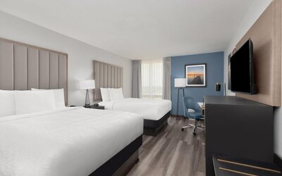 La Quinta Inn & Suites by Wyndham Dallas I-35 Walnut Hill Ln