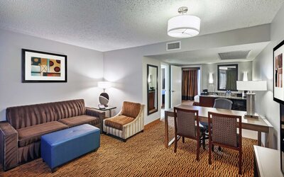 Embassy Suites by Hilton Dallas Market Center