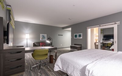 Hampton Inn & Suites Dallas East
