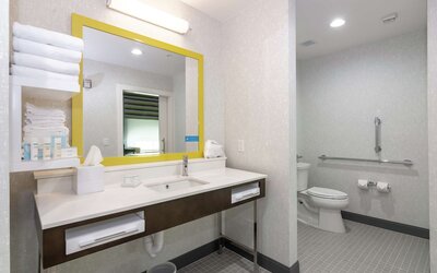 Hampton Inn & Suites Dallas East