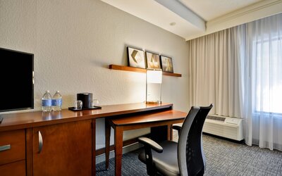 Courtyard by Marriott Dallas Medical/Market Center