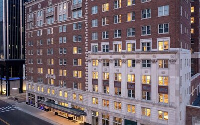 DoubleTree Suites by Hilton Hotel Detroit Downtown - Fort Shelby