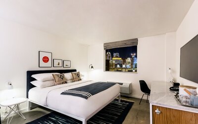 Trumbull and Porter Hotel