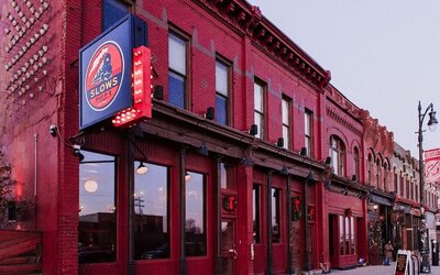 Trumbull and Porter Hotel