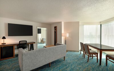 Fort Pontchartrain Detroit, a Wyndham Hotel