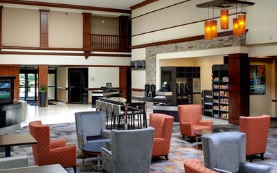DoubleTree by Hilton Detroit - Dearborn