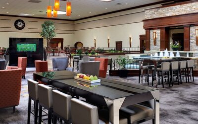 DoubleTree by Hilton Detroit - Dearborn