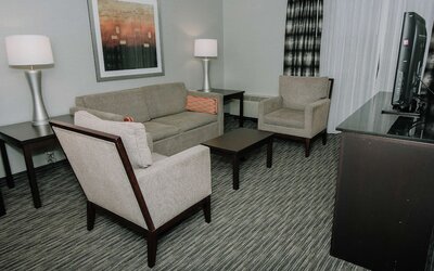DoubleTree by Hilton Detroit - Dearborn