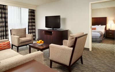 DoubleTree by Hilton Detroit - Dearborn