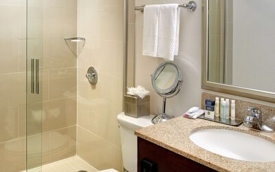 DoubleTree by Hilton Detroit - Dearborn