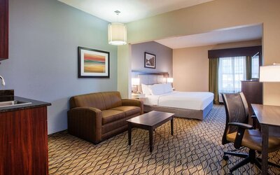 Wingate by Wyndham Roseville/Detroit