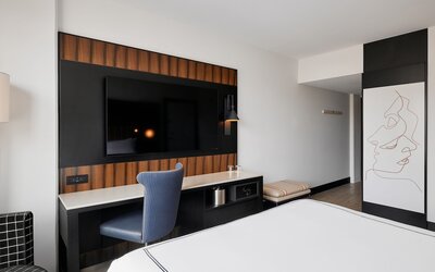 The Godfrey Detroit, Curio Collection By Hilton