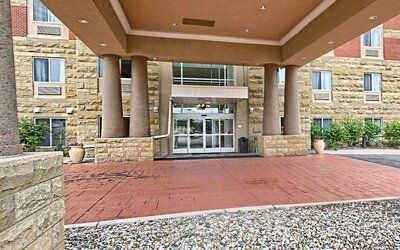 Country Inn & Suites by Radisson, Dearborn, MI