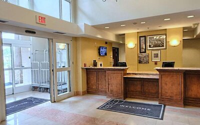Country Inn & Suites by Radisson, Dearborn, MI