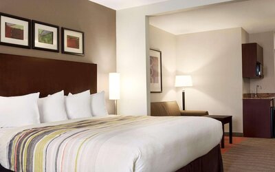 Country Inn & Suites by Radisson, Dearborn, MI