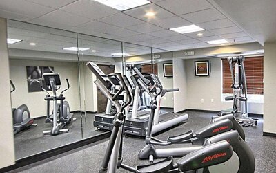 Country Inn & Suites by Radisson, Dearborn, MI