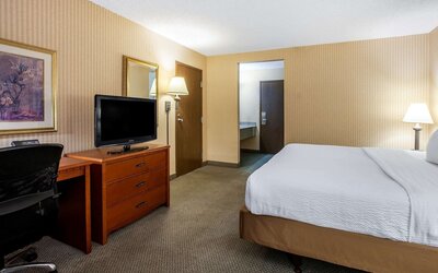 La Quinta Inn by Wyndham Detroit Southgate