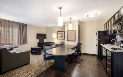 Suite, 1 Queen Bed, Accessible (Mobility Roll in Shower One Bedroom)