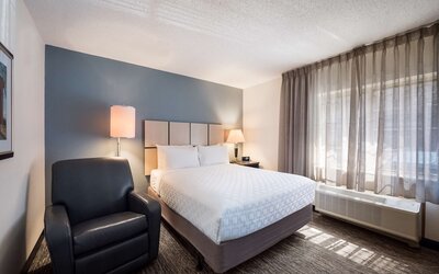 Room, 1 Queen Bed, Accessible (Mobility Tub)