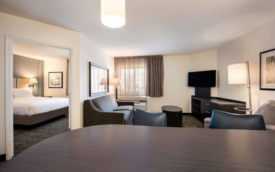 Sonesta Simply Suites Detroit Warren