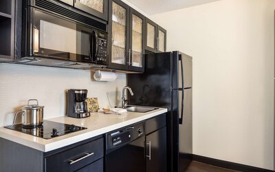 Sonesta Simply Suites Detroit Warren
