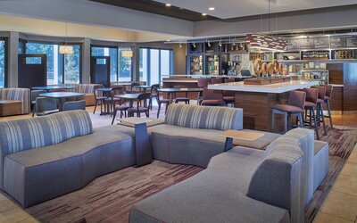 Courtyard by Marriott Detroit Warren